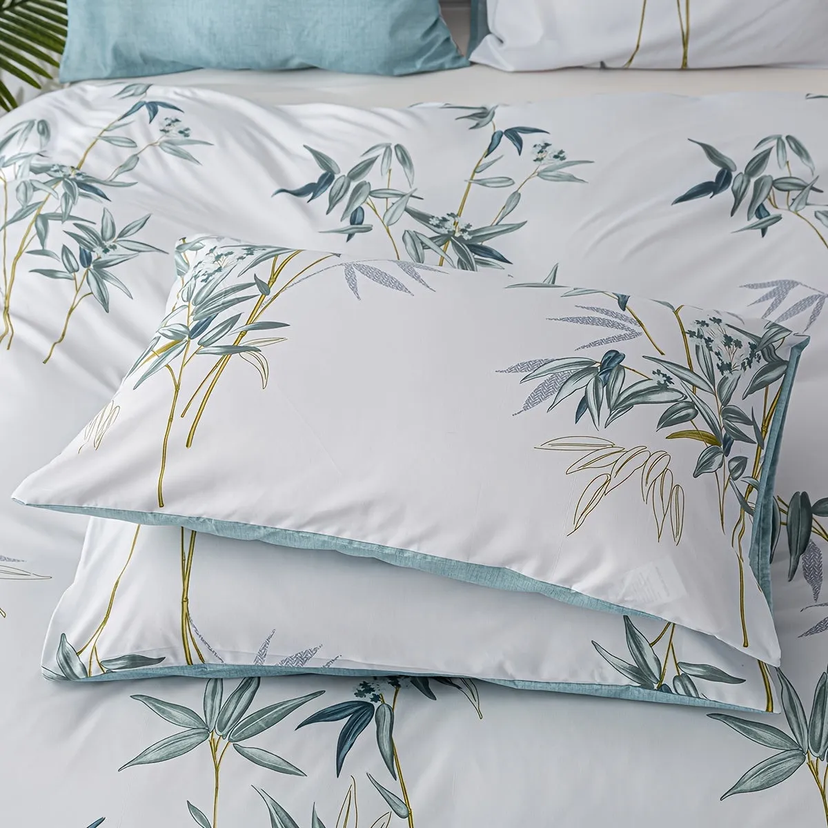 3-Piece Green Printed Duvet Cover Set: Luxurious Comfort with a Touch of Elegance(1*Duvet Cover   2*Pillowcases, Without Core)