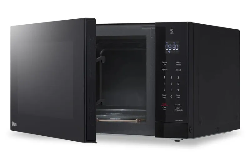 LG MSER1590B 1.5 Cu. Ft. NeoChef™ Countertop Microwave with Smart Inverter and Sensor Cooking in Black