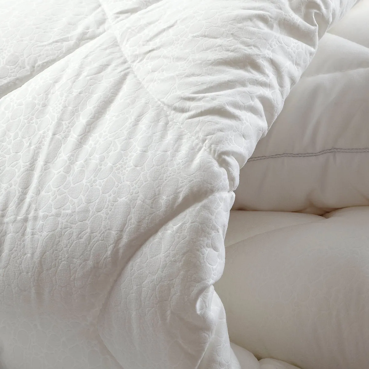 Pebble(Alovera / Micro Fiber) Embossed Fabric Winter Light Weight Super Soft &amp; Plush Duvet Insert/Quilt